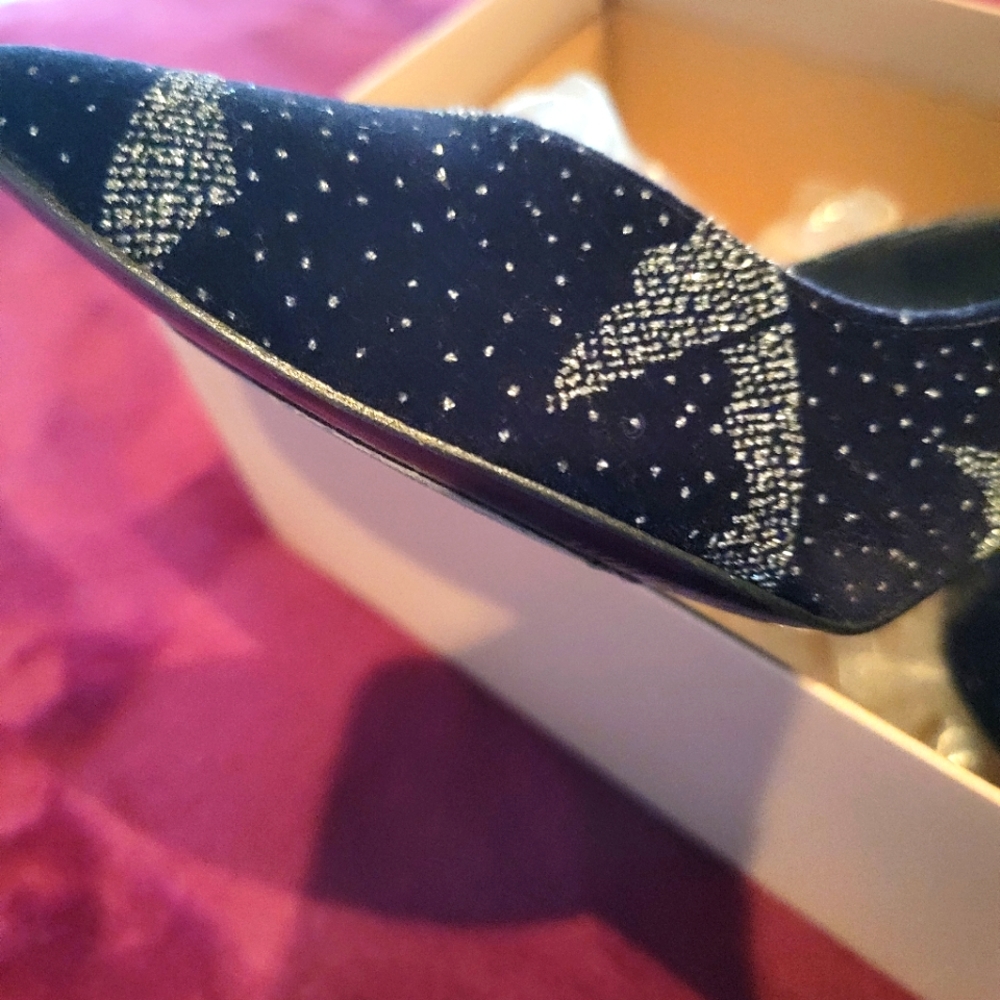 Heels - Picture 4 of 4